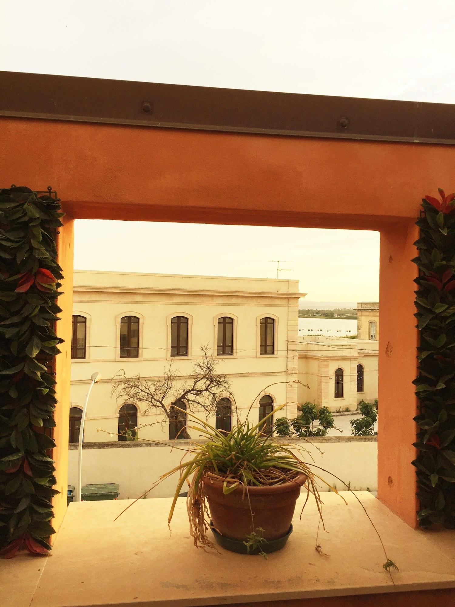 Hotel Mediterraneo Сиракузы Экстерьер фото