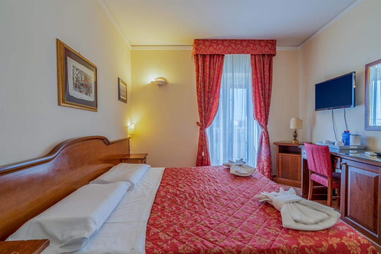 Hotel Mediterraneo Сиракузы Экстерьер фото