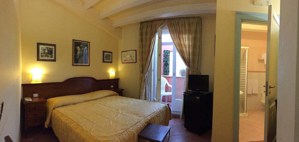 Hotel Mediterraneo Сиракузы Экстерьер фото