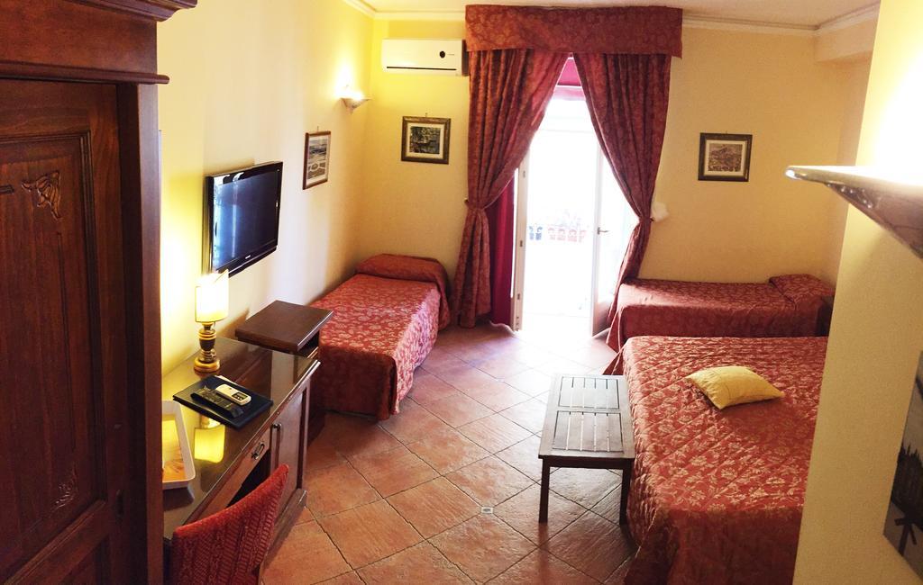 Hotel Mediterraneo Сиракузы Экстерьер фото