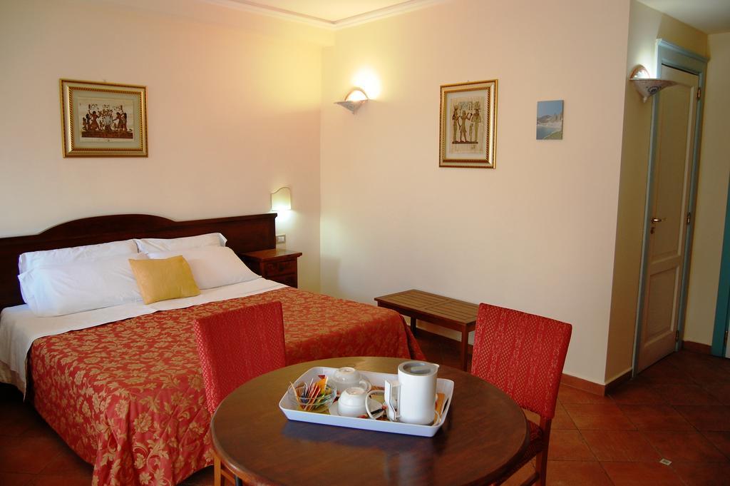 Hotel Mediterraneo Сиракузы Экстерьер фото